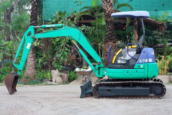 ขายรถแม็คโค KOMATSU PC30MR-1(รุ่น9) นำเข้าจากญี่ปุ่น ไม่เคยผ่านการใช้งานในไทย สนใจติดต่อ 086-775-7900