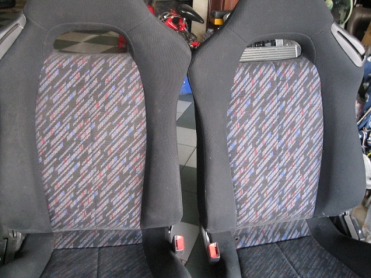 เบาะมิตซู GTO สภาพสวย พร้อมราง ปีกแน่นๆ คู่ 6000 เบาะมิตซู GTO สภาพสวย พร้อมราง ปีกแน่นๆ คู่ 6000