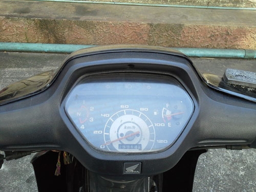 Wave 100 ปี 47 รถบ้าน เอกสารครบ ขับกลับได้เลยจ้า ราคาเบาๆ ภาษี พรบ.ไม่หมด