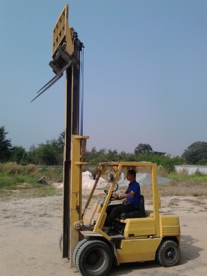 ขายด่วน รถยก 2.5 ตัน KOMATSU FD25-11 เครื่องยนต์ดีเซล เสา 4 เมตร ฮิ้งฟอร์ค