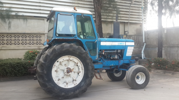 ขายรถไถ Ford8700 เพลาเดียว นำเข้ายังไม่ผ่านงานในประเทศ ราคา 320,000บาท