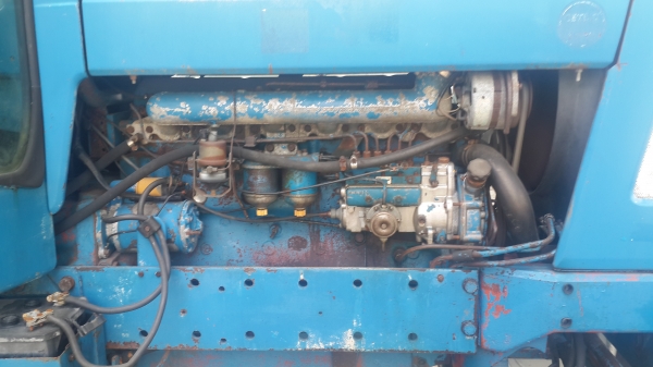 ขายรถไถ Ford8700 เพลาเดียว นำเข้ายังไม่ผ่านงานในประเทศ ราคา 320,000บาท