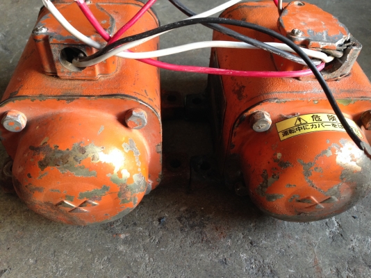 ขายมอเตอร์สั่น-เขย่า Mikasa 1/5 HP. 380 V สภาพสวย วิ่งนิ่ม พร้อมใช้งาน มี 2 ตัวครับ