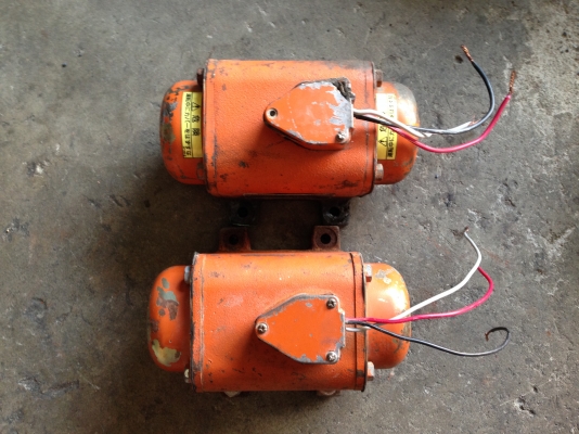 ขายมอเตอร์สั่น-เขย่า Mikasa 1/5 HP. 380 V สภาพสวย วิ่งนิ่ม พร้อมใช้งาน มี 2 ตัวครับ