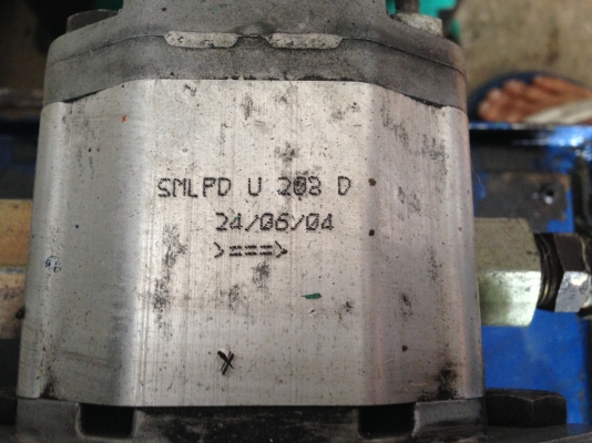 ขายปั้มไฮโดรลิค มอเตอร์ INLINE 3 HP. 380 V พร้อมถัง สภาพสวย พร้อมใช้งาน