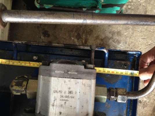 ขายปั้มไฮโดรลิค มอเตอร์ INLINE 3 HP. 380 V พร้อมถัง สภาพสวย พร้อมใช้งาน