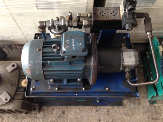 ขายปั้มไฮโดรลิค มอเตอร์ INLINE 3 HP. 380 V พร้อมถัง สภาพสวย พร้อมใช้งาน