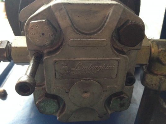 ขายปั้มไฮโดรลิค มอเตอร์ INLINE 3 HP. 380 V พร้อมถัง สภาพสวย พร้อมใช้งาน