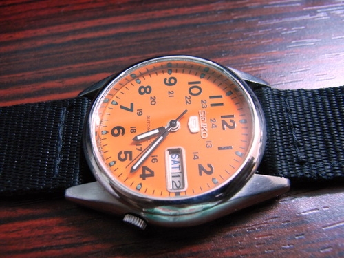 13ธ.ค.((น้าเล็ก)) นำเสนอนาฬิกาข้อมือ หลายเรือน