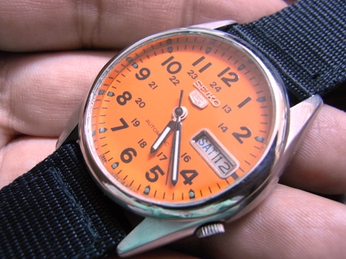 13ธ.ค.((น้าเล็ก)) นำเสนอนาฬิกาข้อมือ หลายเรือน 13ธ.ค.((น้าเล็ก)) นำเสนอนาฬิกาข้อมือ หลายเรือน