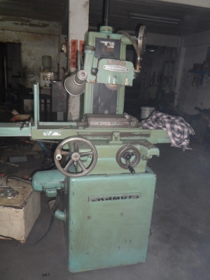 เครื่องเจียรราบ okamoto มีระบบน้ำหล่อเย็น ระบบ manaul มีแท่นแม่เหล็กถาวร ขนาด 150*300 สภาพใช้งาน 55000