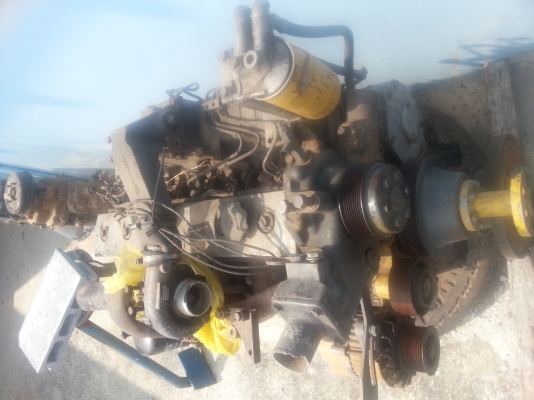 ขายเครื่องโคมัสสุ 200รุ่น6  ระหัส  6D95L