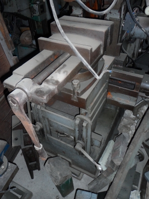 ขายครับขายเครื่องไส ta shing ขนาด 16" สภาพสวย พร้อมใช้ 38000 บาท 0814583376 , 029945332 ช่างเอก ขายครับขายเครื่องไส ta shing ขนาด 16" สภาพสวย พร้อมใช้ 38000 บาท 0814583376 , 029945332 ช่างเอก