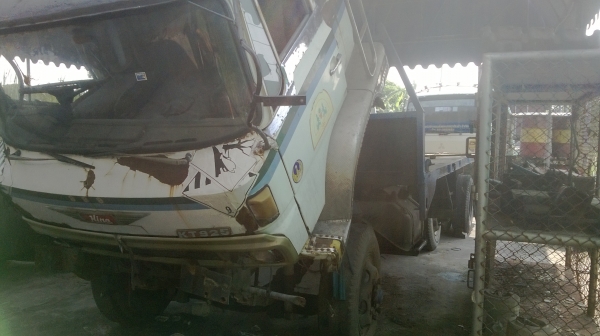 ขายรถสิบล้อ HINO KT725 พื้นเรียบ ทะเบียนพร้อมโอน