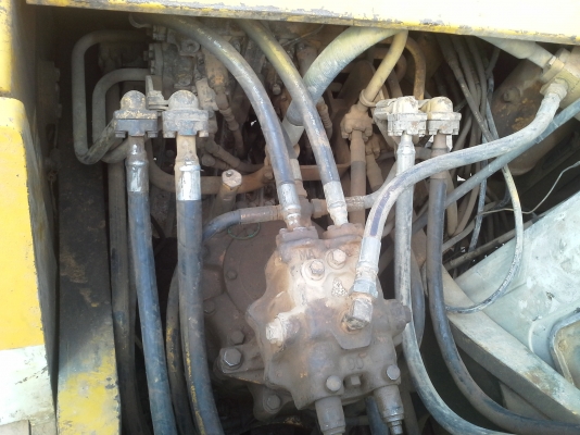 ขายครับ PC 200-5 komatsuไฟฟ้าครบ ทะเบียนพร้อม เครื่องแน่น ปั้มแรงดีรถทำงานทุกวัน ช่วงล่างเต็มเอว แน่น แผ่นไม่ครบขาดประมาณ 10 แผ่น