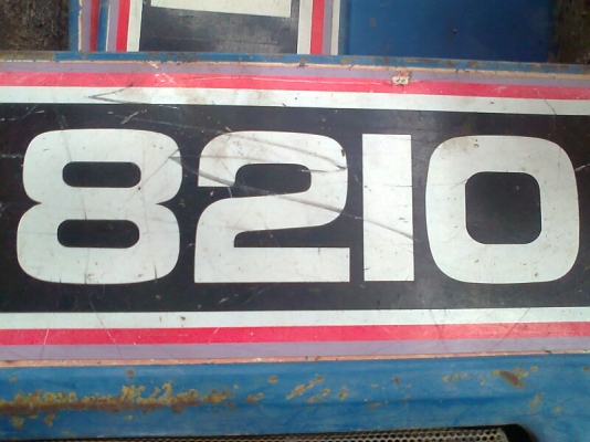 รถไถ FORD 8210 4WD มีใบดันหน้า รถไถ FORD 8210 4WD มีใบดันหน้า