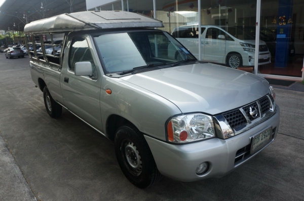 NISSAN FRONTIER ปี2003 ตอนเดียว พวงมาลัยเพาเวอร์ สีสวย เบาะหนัง แอร์เย็น เครื่อง-ช่วงล่างดี พร้อมใช้งาน ฟรีดาวน์ จัดไฟแนท์ได้เต็ม ติดแบ็คลิสออกรถได้