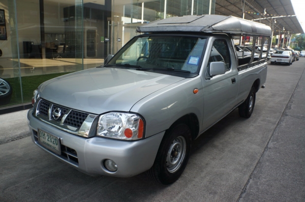 NISSAN FRONTIER ปี2003 ตอนเดียว พวงมาลัยเพาเวอร์ สีสวย เบาะหนัง แอร์เย็น เครื่อง-ช่วงล่างดี พร้อมใช้งาน ฟรีดาวน์ จัดไฟแนท์ได้เต็ม ติดแบ็คลิสออกรถได้