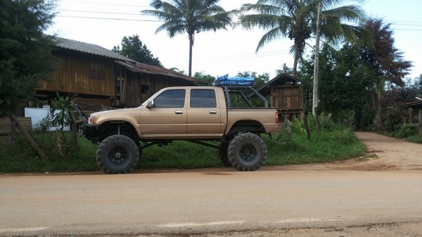 ขายรถพร้อมลุยครับ ขายรถพร้อมลุยครับ