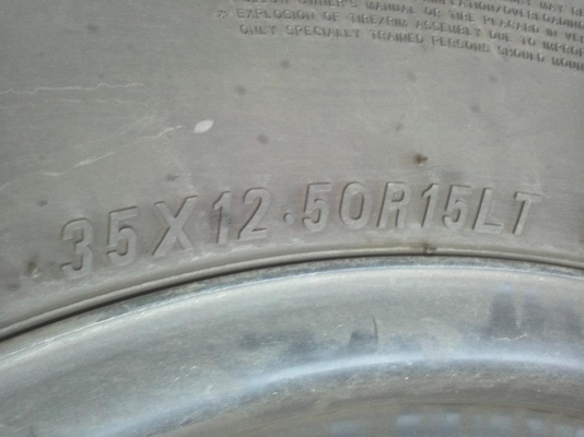 ขายยาง35 ขอบ15 ปี 12 maxxis bighorn 762 สภาพ90\% ขายยาง35 ขอบ15 ปี 12 maxxis bighorn 762 สภาพ90\%