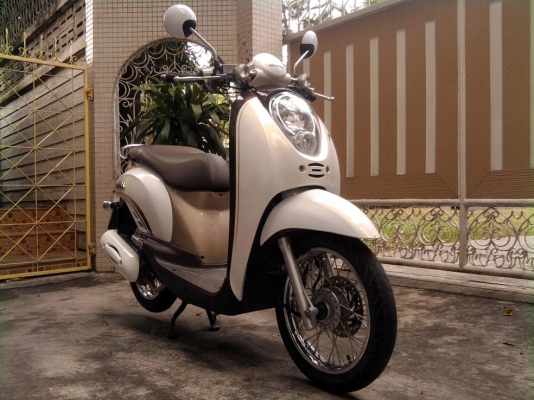 ขออนุญาติขาย HONDA Scoopy-i 110 cc. วิ่งไม่ถึง 10,000 กิโล โอนให้ฟรีครับ