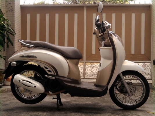 ขออนุญาติขาย HONDA Scoopy-i 110 cc. วิ่งไม่ถึง 10,000 กิโล โอนให้ฟรีครับ