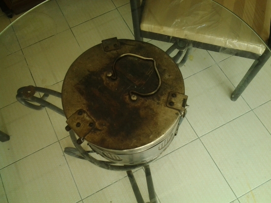 เตาอบสำลีรุ่นเก่าตัวเป็นทองเหลือง