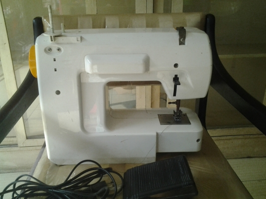 จักรเย็บผ้าแบบพกพา จักรเย็บผ้าแบบพกพา