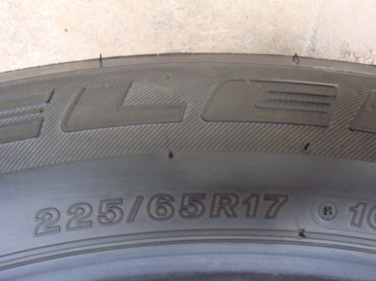 ขายยาง Bridgestone Dueler 225 65 17 ปี 11