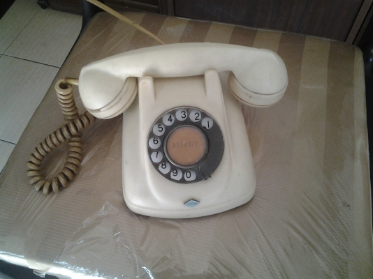 โทรศัพท์รุ่นเก่