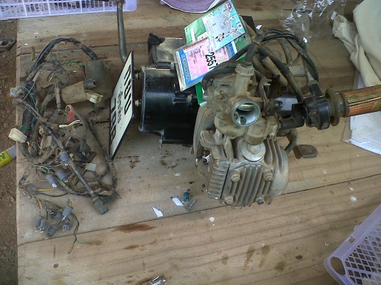 เครื่องเวฟ100 สภาพ 99\% พร้อมชุดโอน ทะเบียน ปี 57