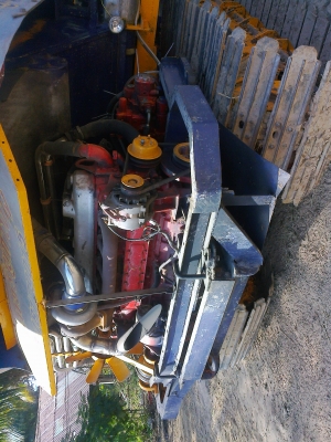 ขายรถเกี่ยวข้าวปานเจริญการช่าง ปั้ม22ไดกิ้น มอเตอร์ KOMUTSU 12HT ราคา 600,000 บาท คุยราคาได้