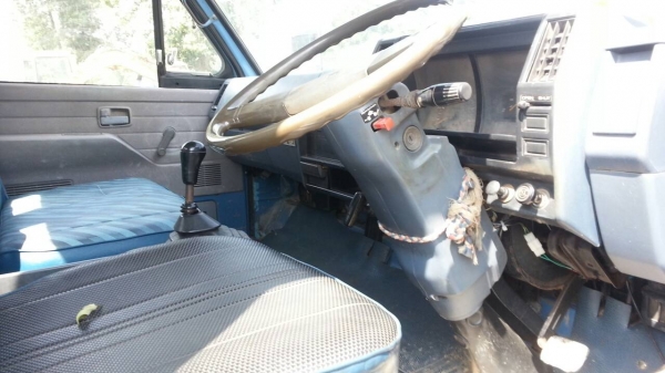 ขายรถ 6 ล้อน้ำมัน ISUZU NPR 115 แรงม้าเกียร์สั้นปี 2538 ราคา 520000 จัดไฟแนนซ์ได้ 380000