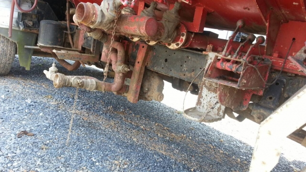 ขายรถ 6 ล้อน้ำมัน ISUZU NPR 115 แรงม้าเกียร์สั้นปี 2538 ราคา 520000 จัดไฟแนนซ์ได้ 380000