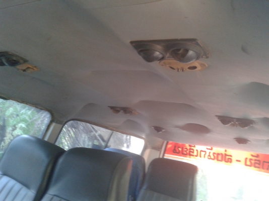 ขายรถตู้คับ เครื่องดีฟิตมาใหม่ สีสวย ราคาคุยกันได้คับ