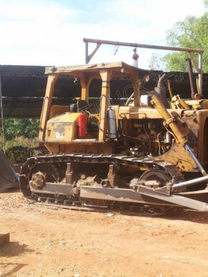 รถแทร็กเตอร์ ยี่ห้อ CAT D6D กับ CAT D7G ขายรวม 2 คัน รถแทร็กเตอร์ ยี่ห้อ CAT D6D กับ CAT D7G ขายรวม 2 คัน