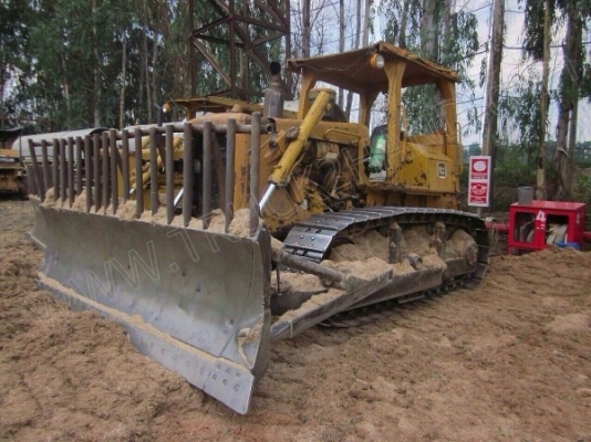 รถแทร็กเตอร์ ยี่ห้อ CAT D6D กับ CAT D7G ขายรวม 2 คัน รถแทร็กเตอร์ ยี่ห้อ CAT D6D กับ CAT D7G ขายรวม 2 คัน