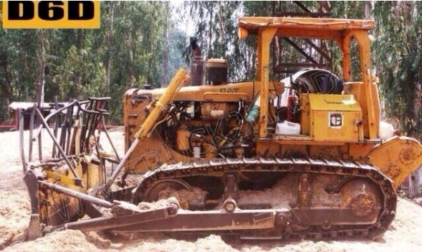 รถแทร็กเตอร์  ยี่ห้อ CAT D6D กับ CAT D7G ขายรวม 2 คัน