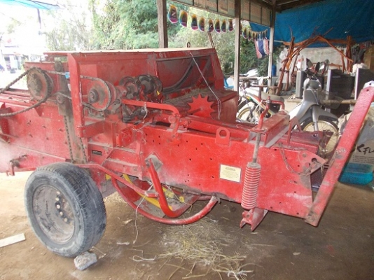 จัดไป...95,000 บาท...เครื่องอัดฟาง NEWHOLLAND 370