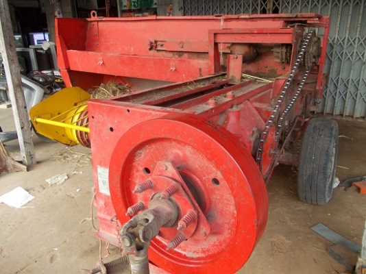 จัดไป...95,000 บาท...เครื่องอัดฟาง NEWHOLLAND 370