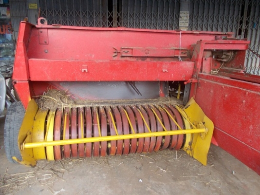 จัดไป...95,000 บาท...เครื่องอัดฟาง NEWHOLLAND 370