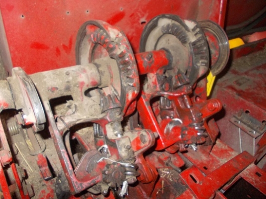 จัดไป...95,000 บาท...เครื่องอัดฟาง NEWHOLLAND 370