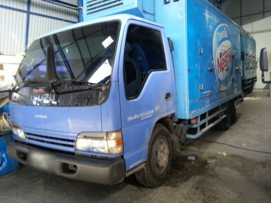 รถอีซูซุ 6 ล้อ ตู้เย็น NPR 130 แรงม้า ปี 49 สนใจติดต่อ 081 - 6079515 รถอีซูซุ 6 ล้อ ตู้เย็น NPR 130 แรงม้า ปี 49 สนใจติดต่อ 081 - 6079515