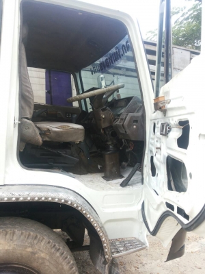 ขายครับ HINO KT920 เพลาเดียววางหัวใหม่ยังไม่ลงเล่มพืื้นเรียบ