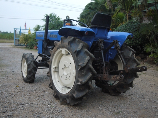 ขาย ISEKI TS1610  2เพลา พร้อมผาน 1 พวง รถใช้งานได้ปกติ สนใจติดต่อครับ