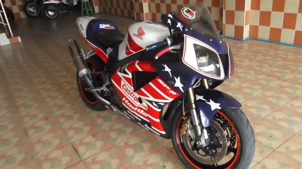 ++++ Honada Vtr1000 SP1 inv. ราคาไม่แรงครับ รถเทพ++++ ++++ Honada Vtr1000 SP1 inv. ราคาไม่แรงครับ รถเทพ++++