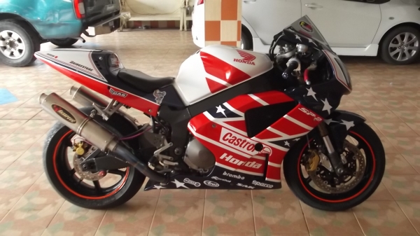 ++++ Honada Vtr1000 SP1 inv. ราคาไม่แรงครับ รถเทพ++++ ++++ Honada Vtr1000 SP1 inv. ราคาไม่แรงครับ รถเทพ++++