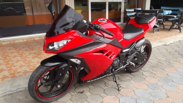 Ninja 250 2013 สีแดง เฟอรารี่ พร้อมของแต่งครัชชชชช Ninja 250 2013 สีแดง เฟอรารี่ พร้อมของแต่งครัชชชชช