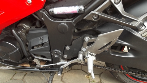 Ninja 250 2013 สีแดง เฟอรารี่ พร้อมของแต่งครัชชชชช Ninja 250 2013 สีแดง เฟอรารี่ พร้อมของแต่งครัชชชชช