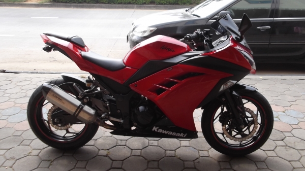 Ninja 250 2013 สีแดง เฟอรารี่ พร้อมของแต่งครัชชชชช